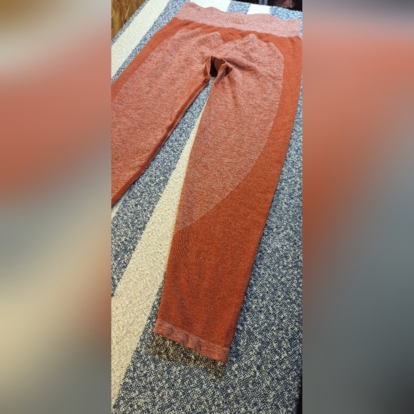 Victoria secret VS Pink seamless cinnamon leggings size large - Picture 10 of 12